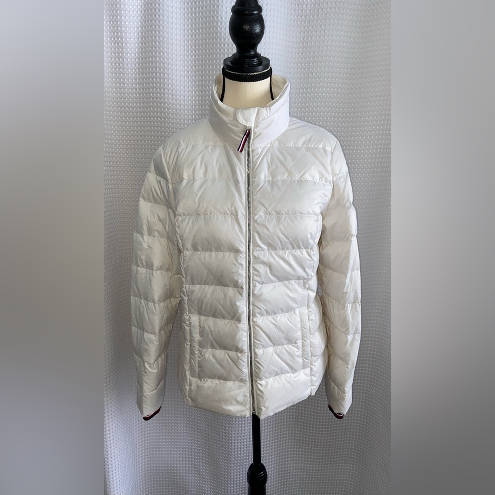 TOMMY HILFIGER white‎ down blend puffer Jacket size medium